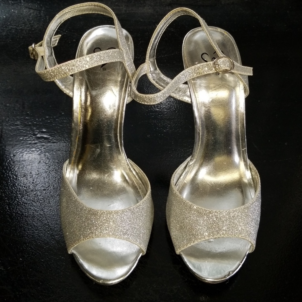 Silver sparkle high heels